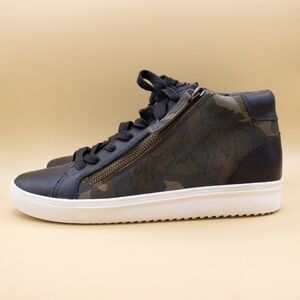 Blondo Genesis Waterproof Camo Sneaker B3305 Women's Size 10M